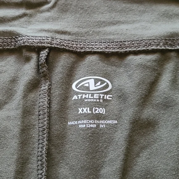 Athletic Works Olive and Coral Capri Pants Bundle - Picture 4 of 8